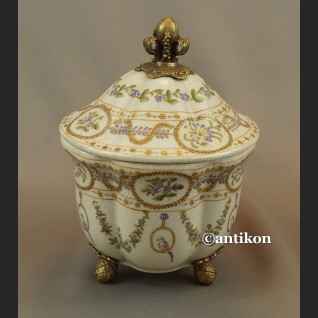 Szkatuła porcelanowa z papużkami duża bomboniera Szkatuła porcelanowa z papużkami duża bomboniera