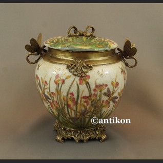 Porcelanowa szkatuła z brązem nenufary i ważki 