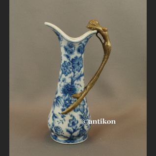 Dzbanek ze wzorem kobaltowym  Dzbanek ze wzorem kobaltowym