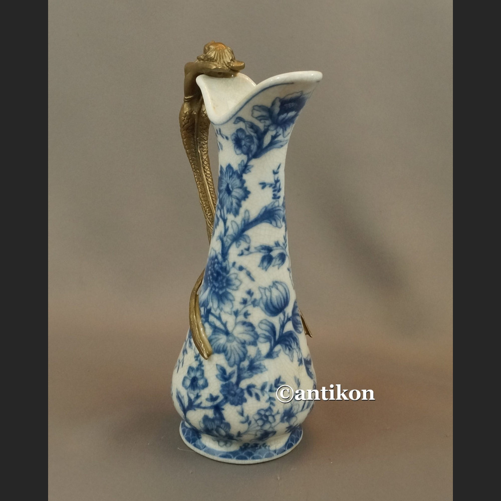 Dzbanek ze wzorem kobaltowym  Dzbanek ze wzorem kobaltowym