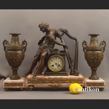 Zegar kominkowy antyk z figurą harfistki Francuz