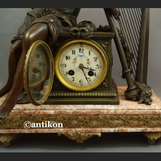 Zegar kominkowy antyk z figurą harfistki Francuz 