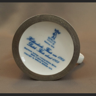 Kufel kobaltem malowany z różą wiatrów 