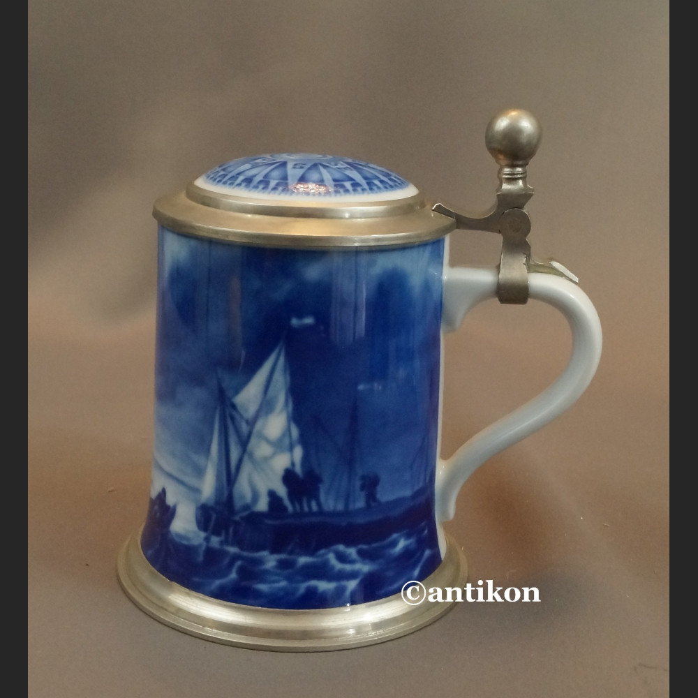 Kufel kobaltem malowany z różą wiatrów 