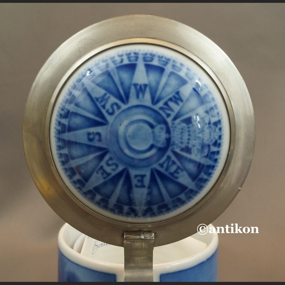 Kufel kobaltem malowany z różą wiatrów 