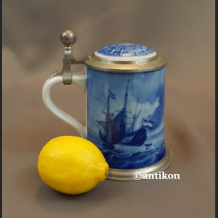 Kufel kobaltem malowany z różą wiatrów 