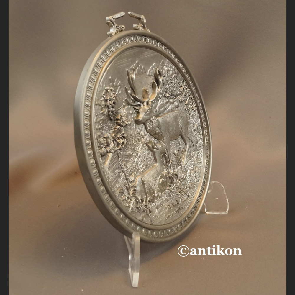 Relief myśliwski talerz z cyny jelenie 