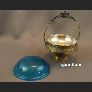 Cukiernica secesyjna z niebieskim szkłem