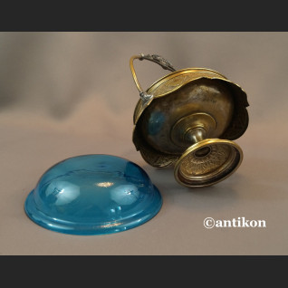 Cukiernica secesyjna z niebieskim szkłem