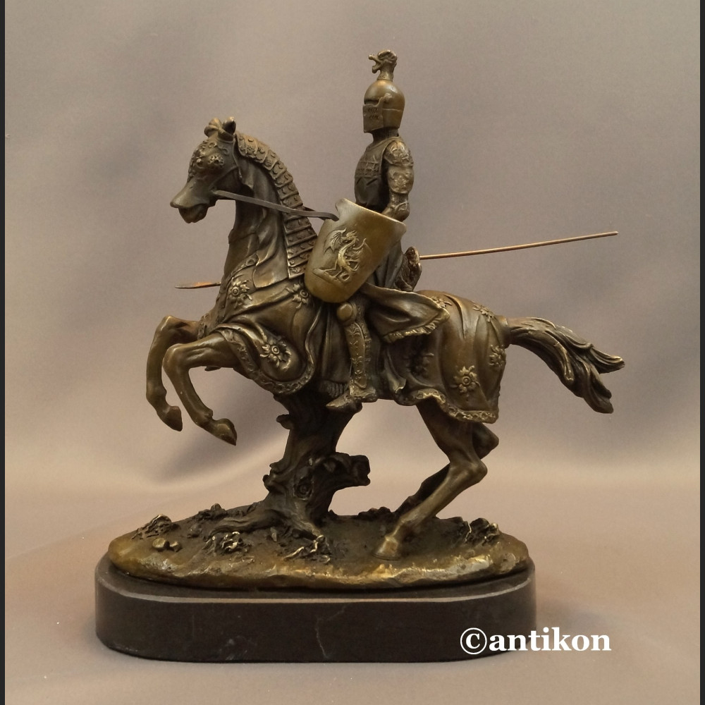 Rycerz w zbroji na koniu kunsztowna rzeźba prawdziwy brąz