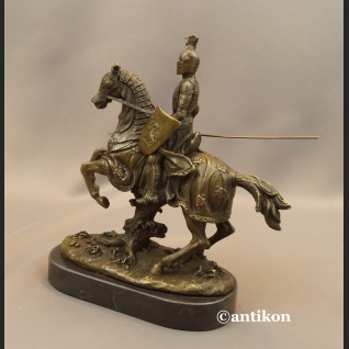 Rycerz w zbroji na koniu kunsztowna rzeźba prawdziwy brąz 