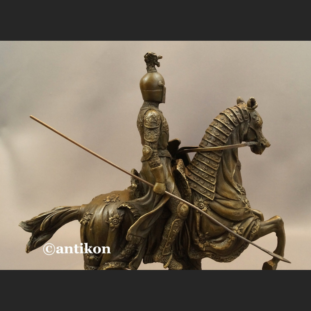 Rycerz w zbroji na koniu kunsztowna rzeźba prawdziwy brąz 