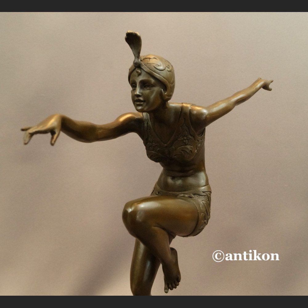 Figurka z brązu tańcząca dziewczyna art deco Figurka z brązu tańcząca dziewczyna art deco