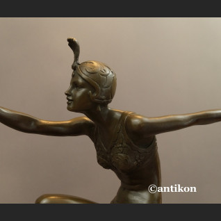 Figurka z brązu tańcząca dziewczyna art deco Figurka z brązu tańcząca dziewczyna art deco