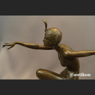 Figurka z brązu tańcząca dziewczyna art deco Figurka z brązu tańcząca dziewczyna art deco