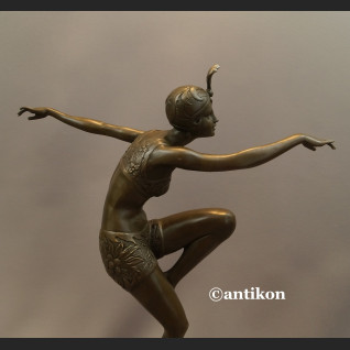 Figurka z brązu tańcząca dziewczyna art deco Figurka z brązu tańcząca dziewczyna art deco