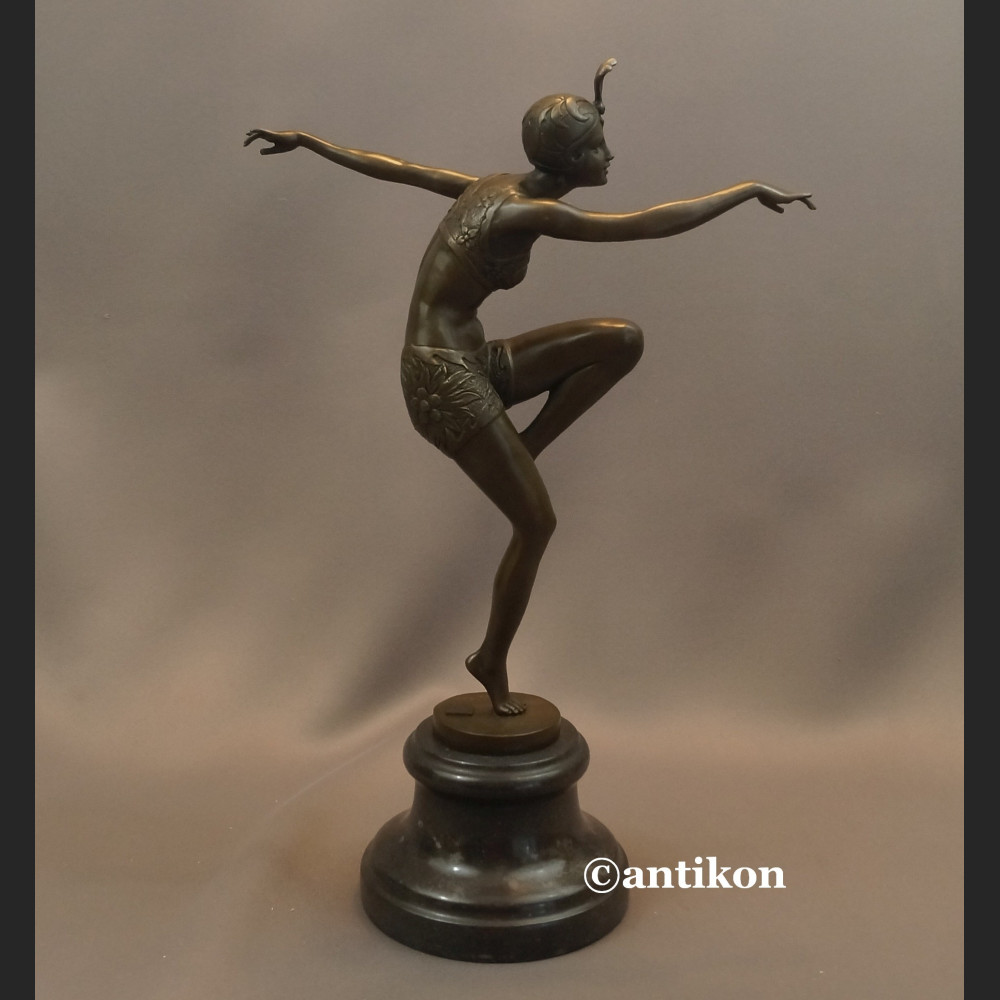 Figurka z brązu tańcząca dziewczyna art deco Figurka z brązu tańcząca dziewczyna art deco