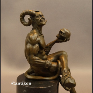 Figurka diabeł z brązu