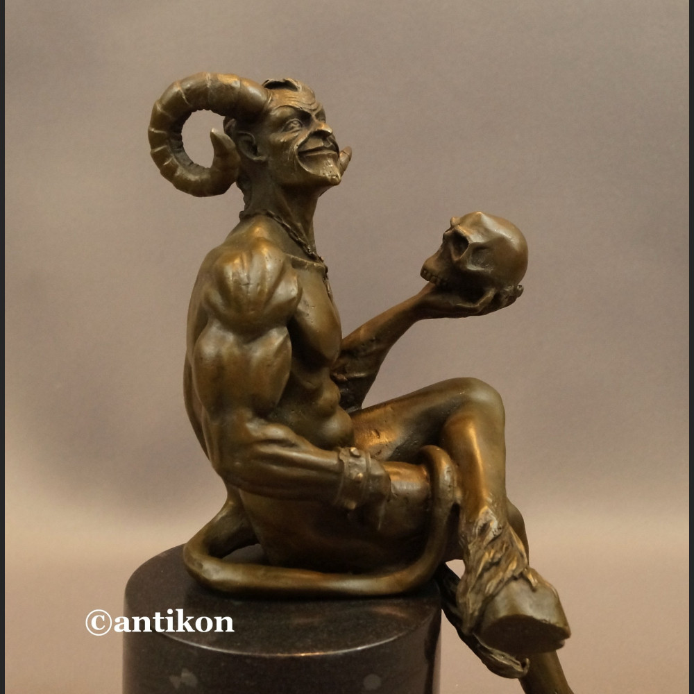 Figurka diabeł z brązu