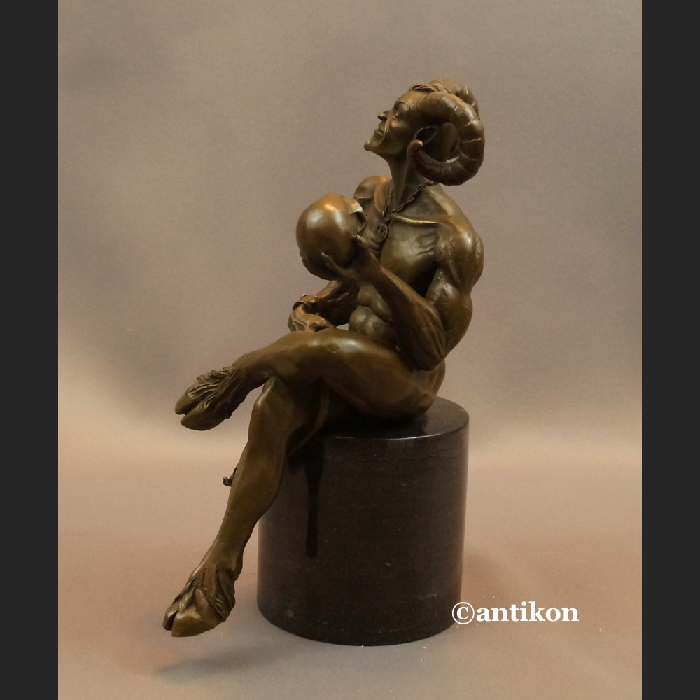 Figurka diabeł z brązu