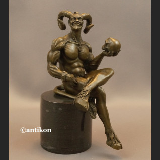 Figurka diabeł z brązu