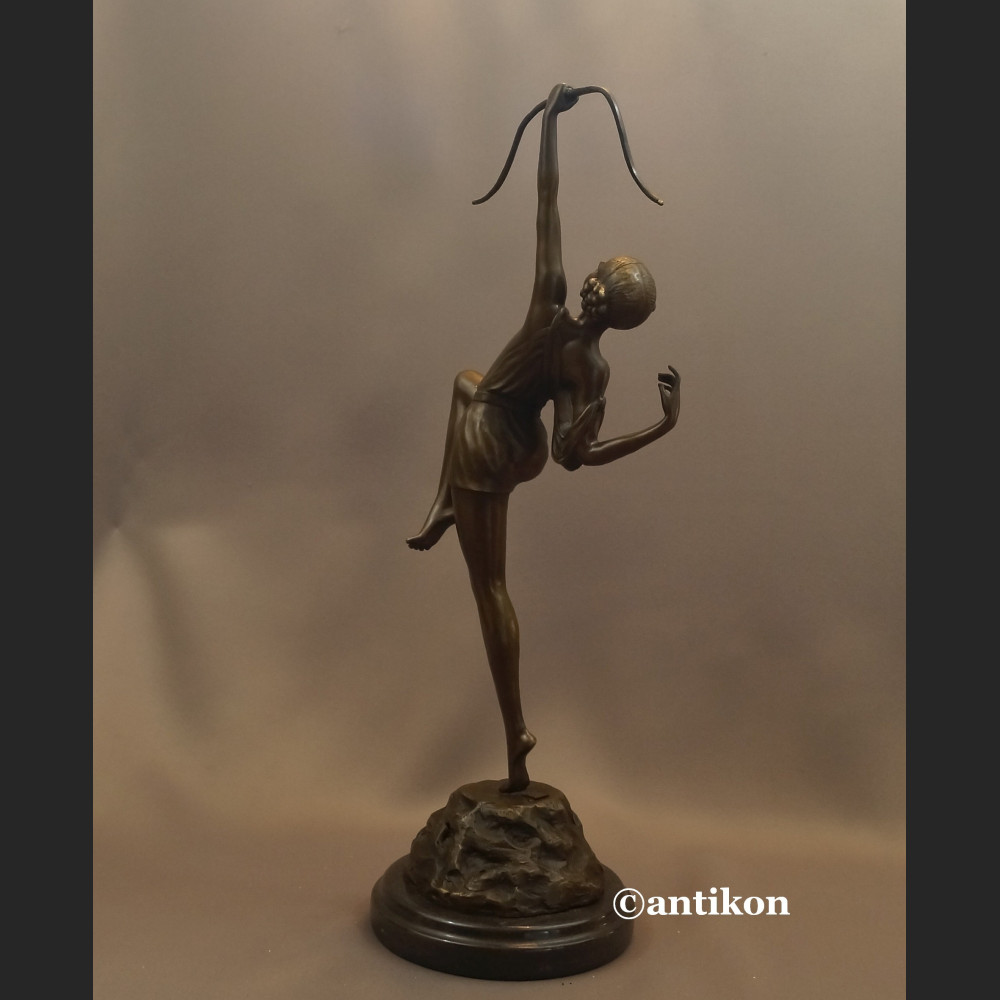 Diana łuczniczka duża rzeźba Art Deco brąz  Diana łuczniczka duża rzeźba Art Deco brąz
