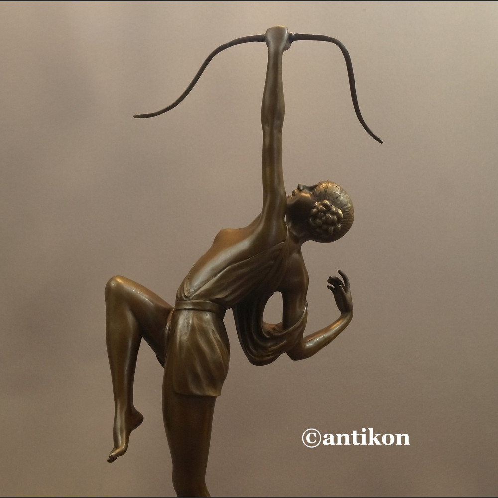 Diana łuczniczka duża rzeźba Art Deco brąz  Diana łuczniczka duża rzeźba Art Deco brąz