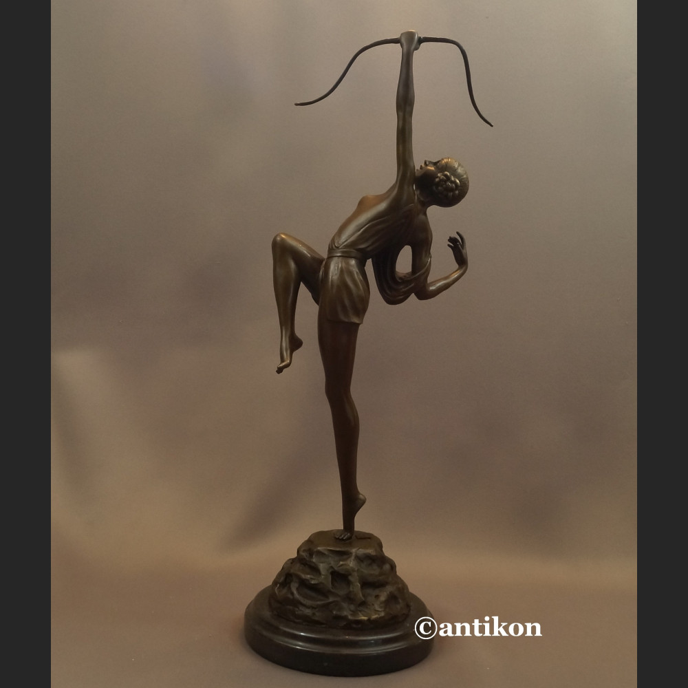 Diana łuczniczka duża rzeźba Art Deco brąz  Diana łuczniczka duża rzeźba Art Deco brąz