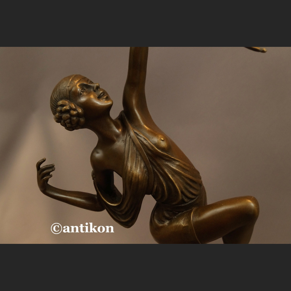 Diana łuczniczka duża rzeźba Art Deco brąz  Diana łuczniczka duża rzeźba Art Deco brąz