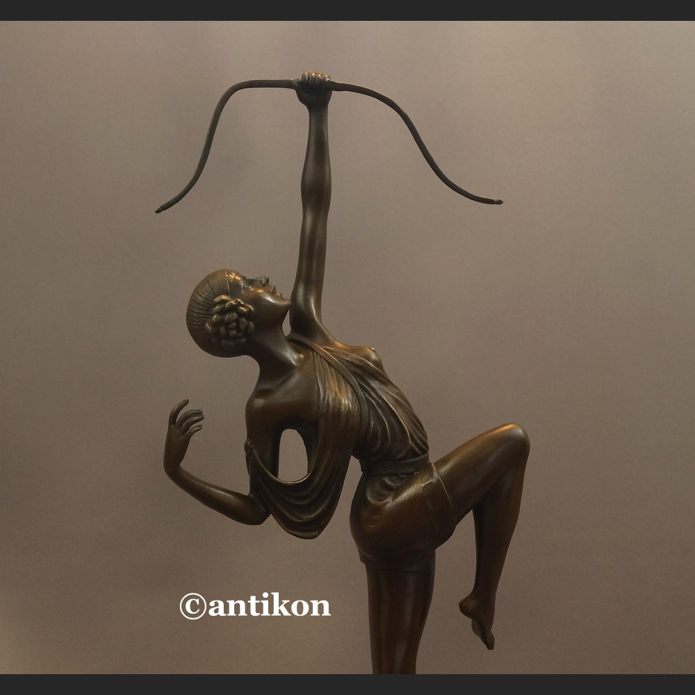 Diana łuczniczka duża rzeźba Art Deco brąz  Diana łuczniczka duża rzeźba Art Deco brąz
