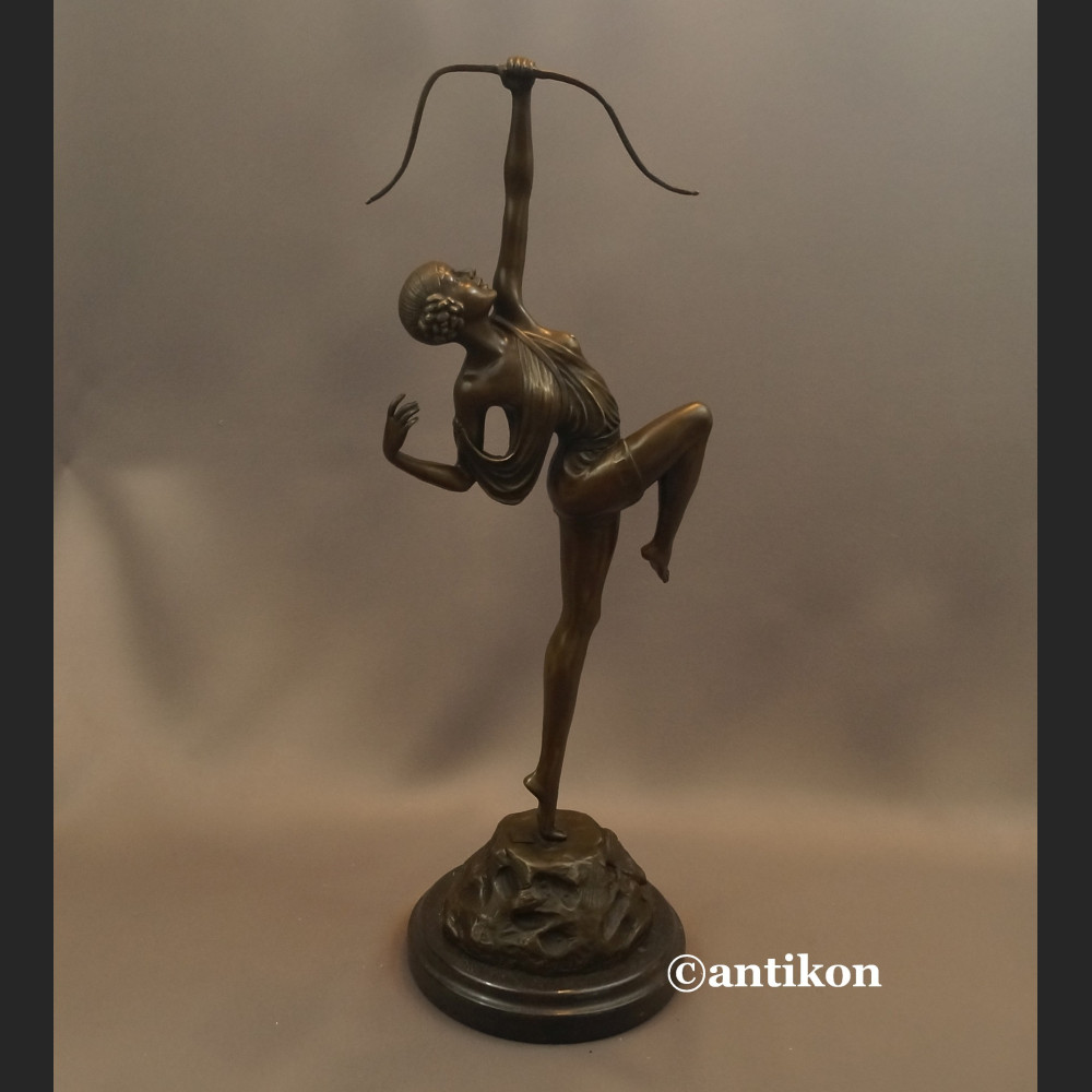 Diana łuczniczka duża rzeźba Art Deco brąz  Diana łuczniczka duża rzeźba Art Deco brąz