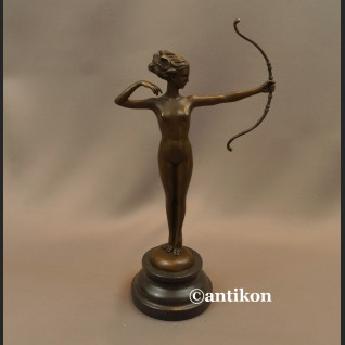 Diana akt z brązu Art Deco dziewczyna z łukiem  Diana akt z brązu Art Deco dziewczyna z łukiem