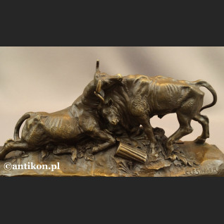 Byk walczący rzeźba z brązu Byk walczący rzeźba z brązu