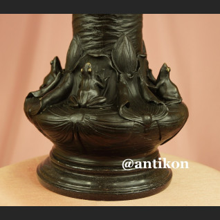 Wazon z brązu secesja z żabami Wazon z brązu secesja z żabami