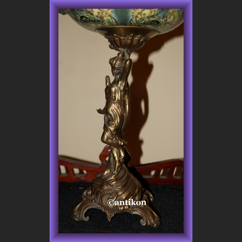 Patera z figurą kobiety ogromna piętrowa 