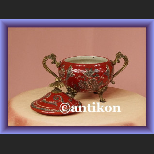 Duża fantazyjna cukiernica czerwona cukierniczka z porcelany Duża fantazyjna cukiernica czerwona cukierniczka z porcelany