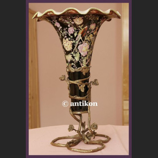 Wazon secesyjny w pałacowym stylu