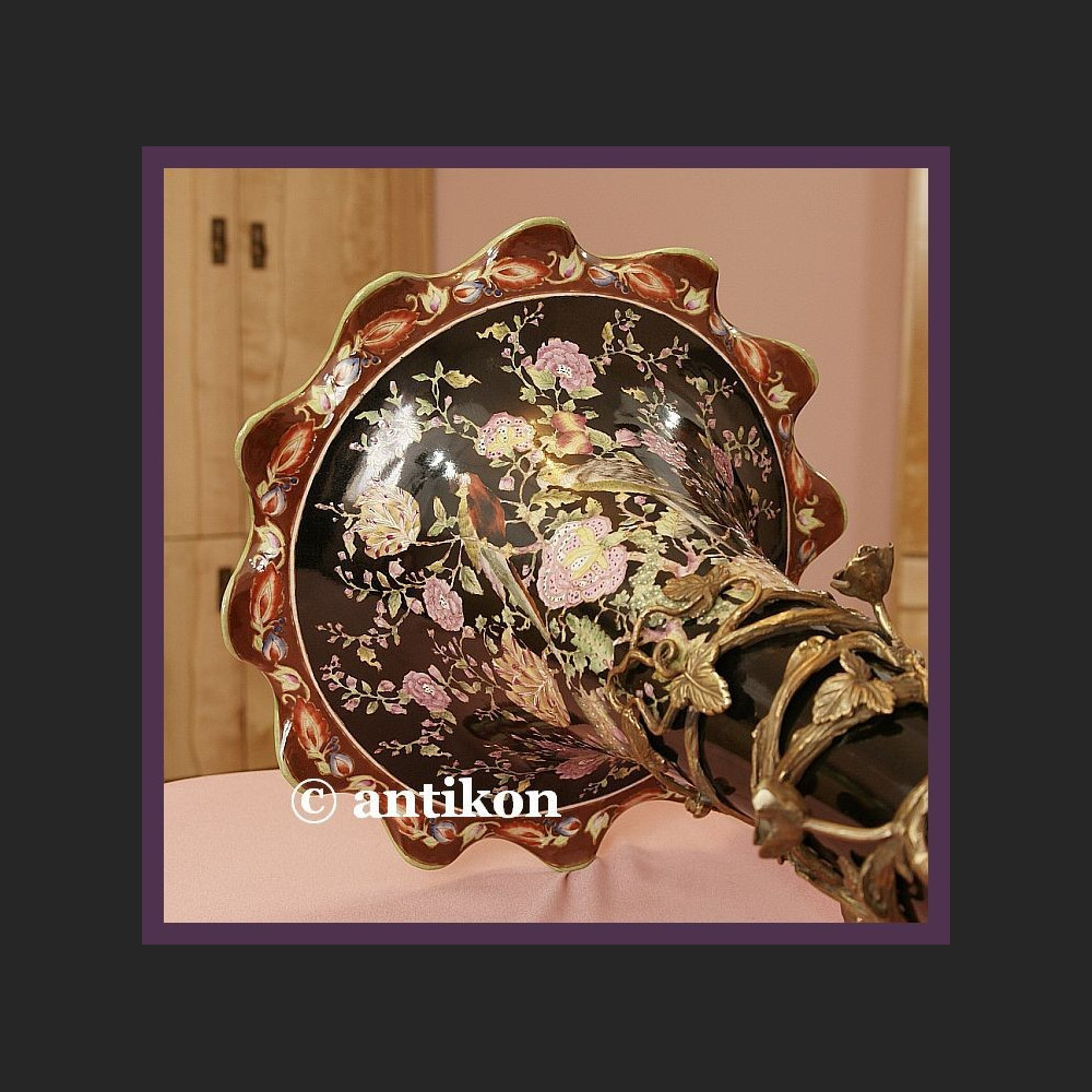 Wazon secesyjny w pałacowym stylu Wazon secesyjny w pałacowym stylu