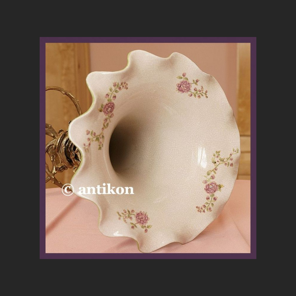 Wazon secesyjny w pałacowym stylu Wazon secesyjny w pałacowym stylu