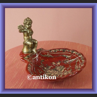 Paterka mydelniczka z aniołkiem czerwona