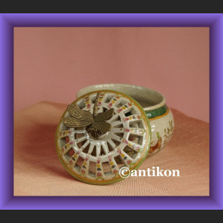 Potpourri ażurowe puzdro z ważką szkatułka 