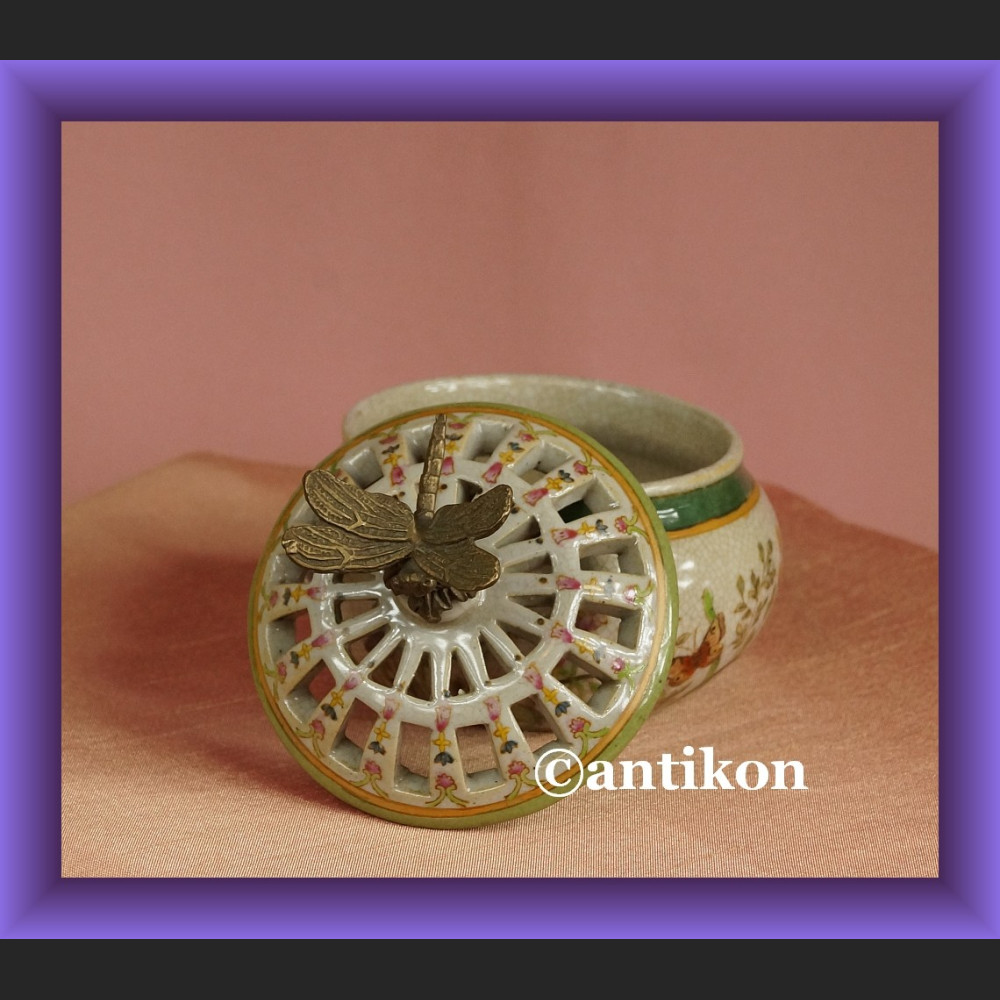 Potpourri ażurowe puzdro z ważką szkatułka 