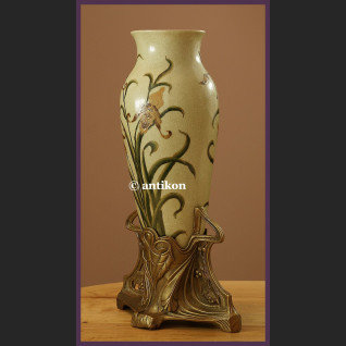 Wazon z irysami duży w stylu secesyjnym Wazon z irysami duży w stylu secesyjnym