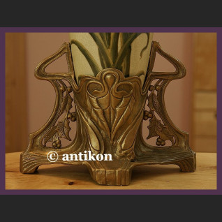 Wazon z irysami duży w stylu secesyjnym Wazon z irysami duży w stylu secesyjnym