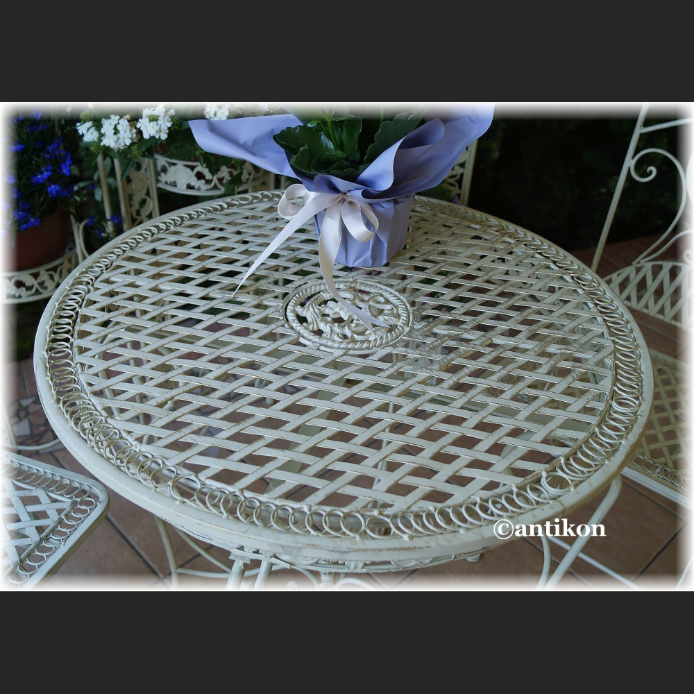 Meble ogrodowe z kutego metalu stół i 2 krzesła Meble ogrodowe z kutego metalu stół i 2 krzesła