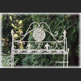 Metalowa półka w stylu prowanslaskim 