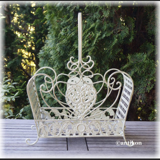 Kosz biały prowansalski metalowy do kwiatów duży Kosz biały prowansalski metalowy do kwiatów duży