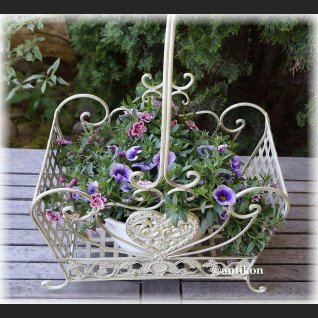 Kosz biały prowansalski metalowy do kwiatów duży Kosz biały prowansalski metalowy do kwiatów duży