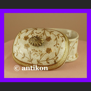 Przepiękna porcelanowa cukierniczka