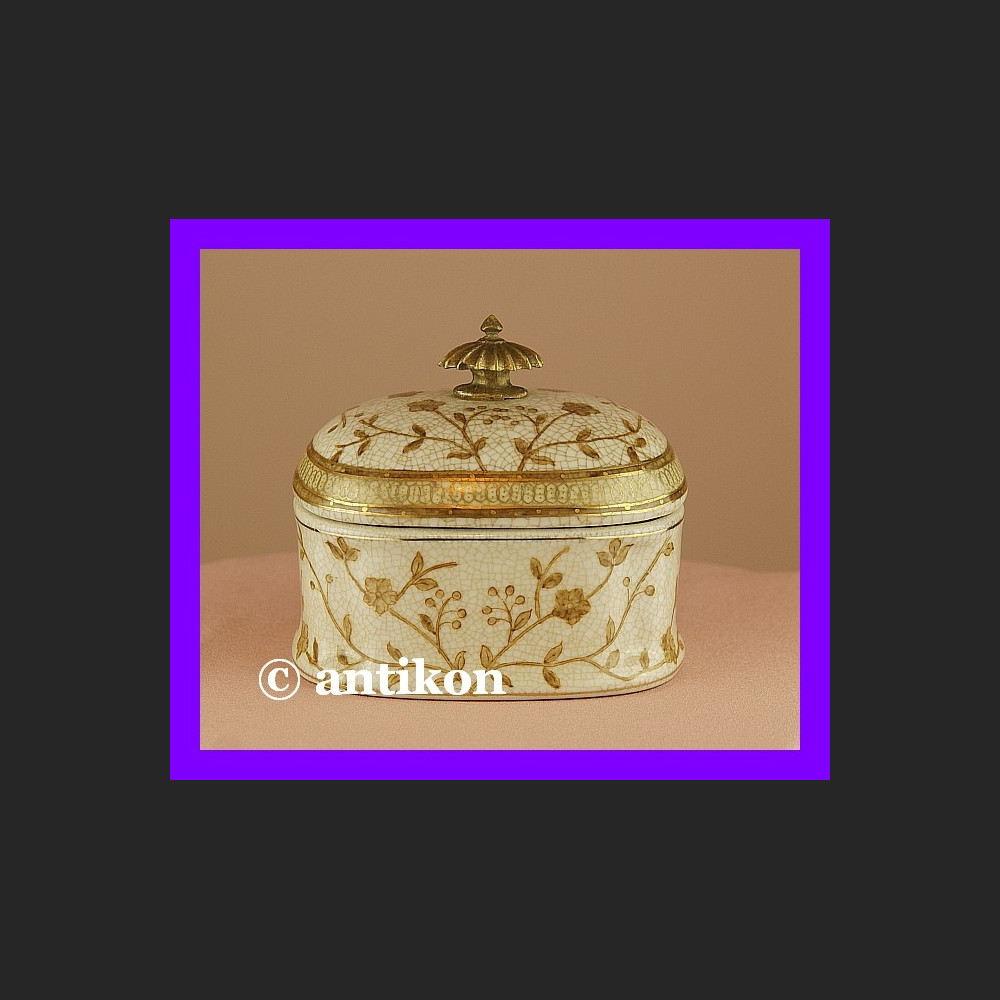 Przepiękna porcelanowa cukierniczka Przepiękna porcelanowa cukierniczka